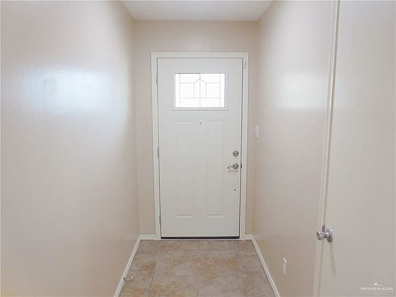 3rd image of 212 Iris Ave