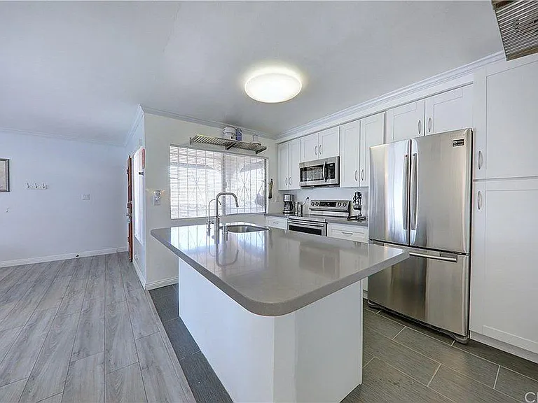 216 N Alhambra Ave — Photo 6