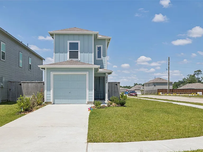 18242 Via Aurelia Dr — Photo 1