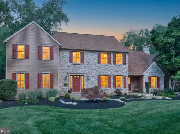 305 Cottonwood Dr, Langhorne, PA 19047
