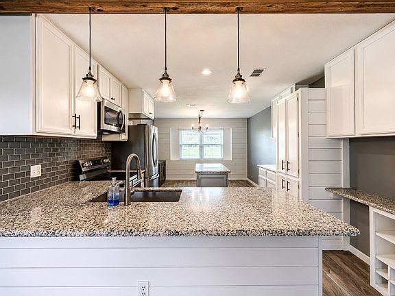 4th image of 1226 Avenue H