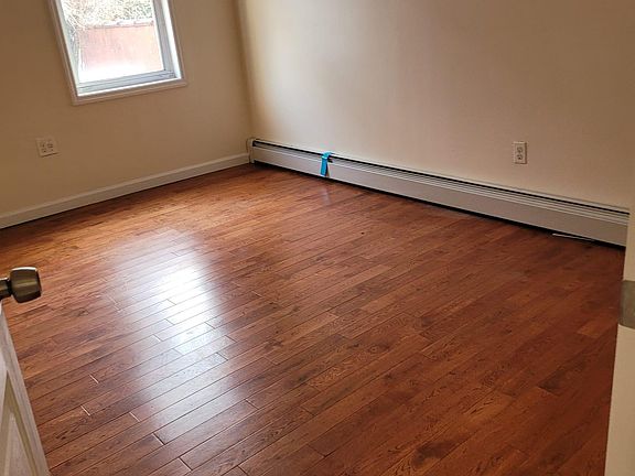 2nd image of 935 E 216th St #2
