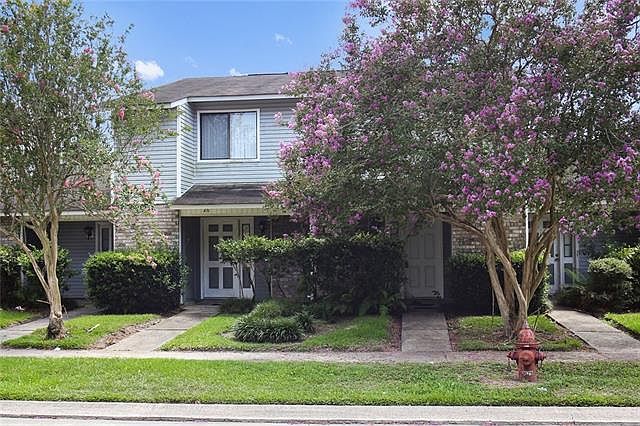 1st image of 382 Fairway Dr