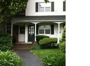 245 Unquowa Rd APT 104, Fairfield, CT 06824