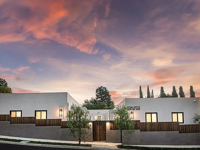 2016 Vista Del Mar Ave #2022 — Photo 12