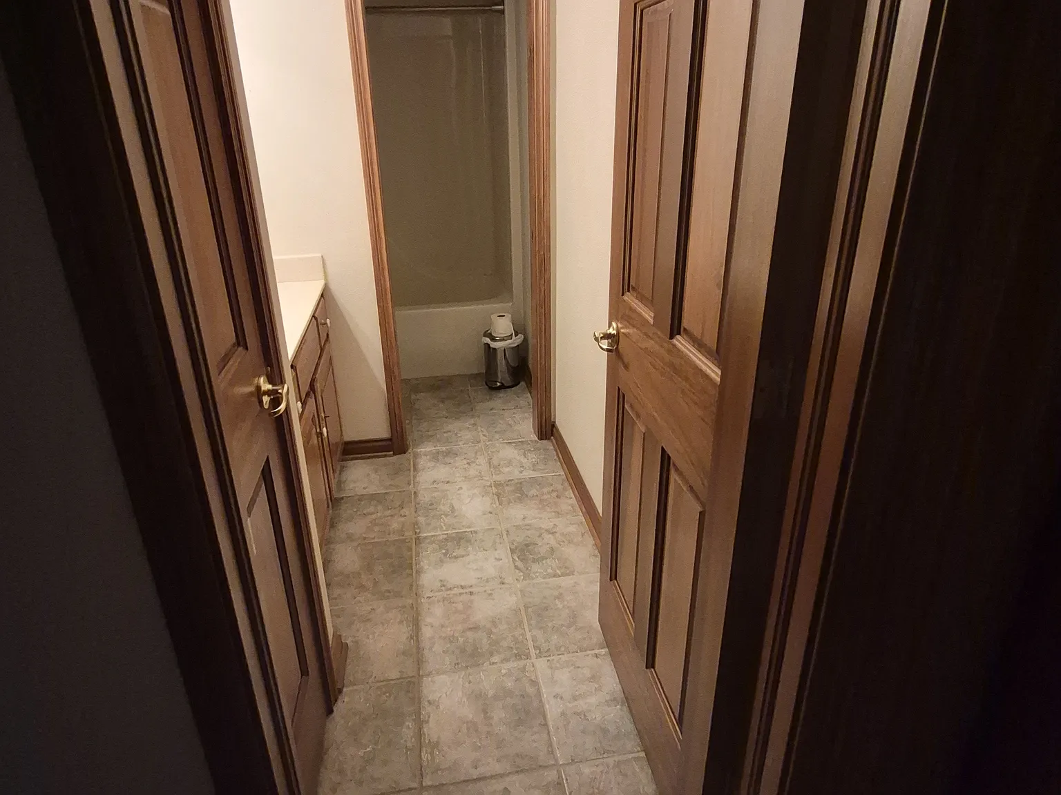 614 Pioneer Dr — Photo 1