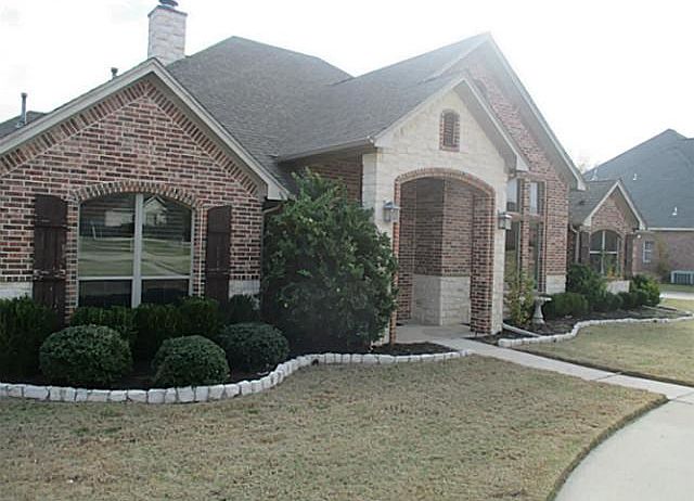 1st image of 812 Shady Bend Dr