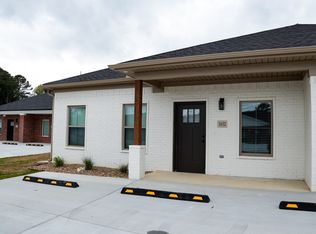 1632 Crestwood Dr, Benton, AR 72015