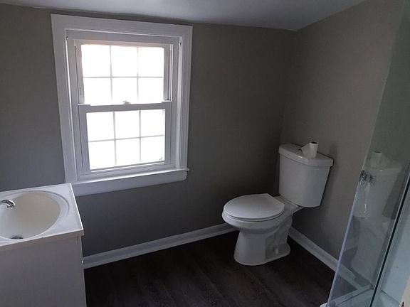 Full bath on second floor