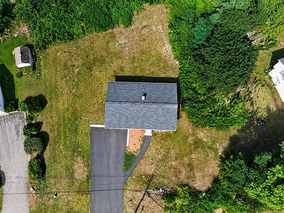 4th image of 97 Allen Rd