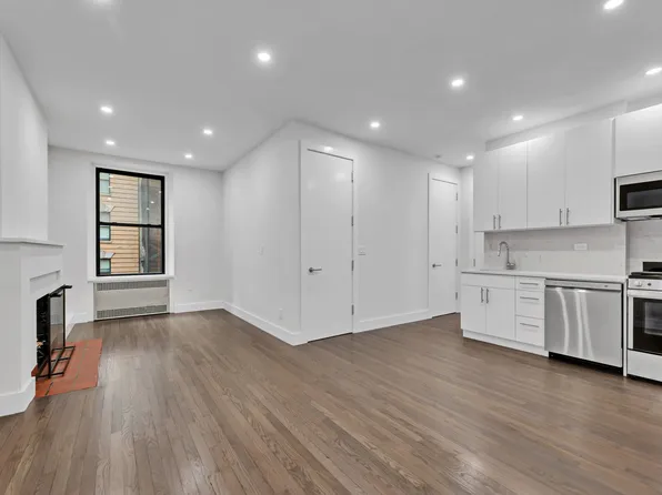 121 Madison Avenue image 1 of 11