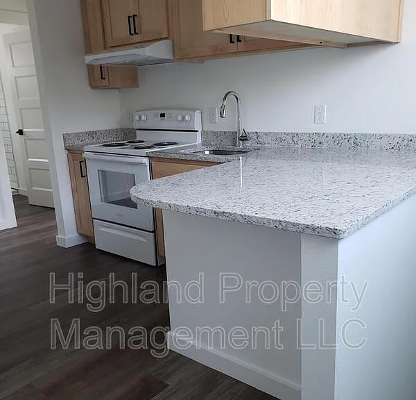 902 NE Colorado St #301 — Photo 9