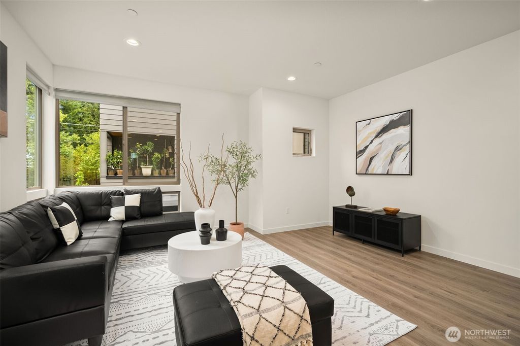 Apartment in Seattle - View 4