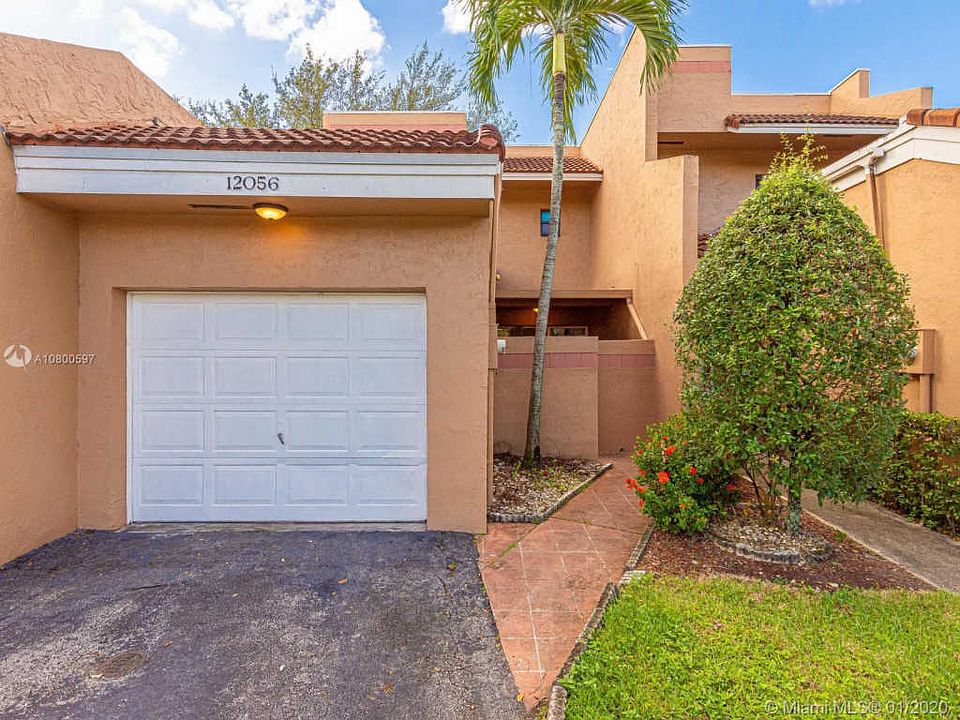 1st image of 12056 S Las Palmas Dr #15
