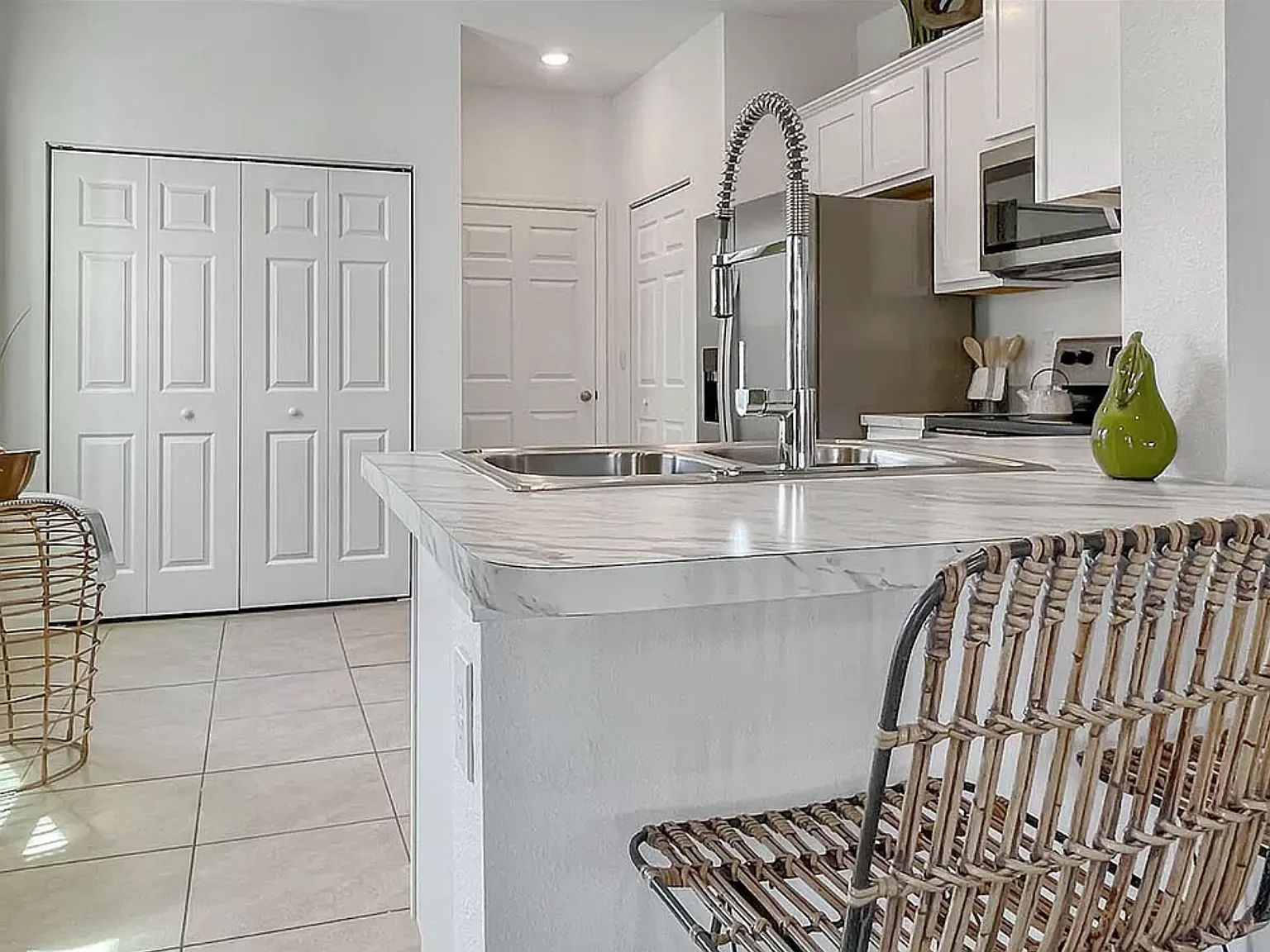 3 bed, 1803 sqft, $1,900 — Photo 3