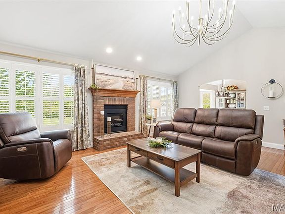 4th image of 216 Deer View Dr