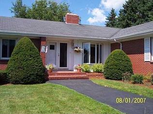 60 Hillside St, Presque Isle, ME 04769