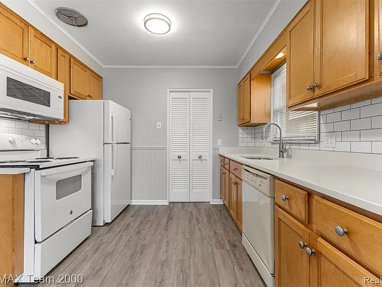 7322 Fenton St — Photo 12