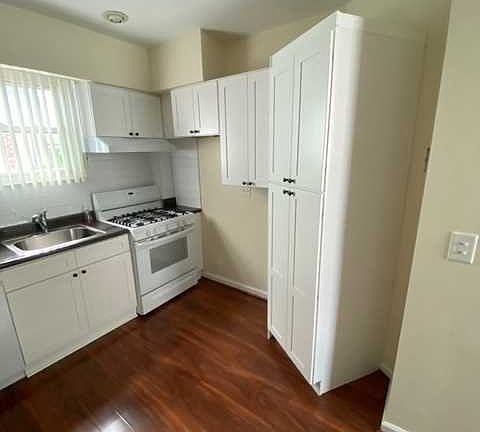 2nd image of 1116 14th St Floor 1