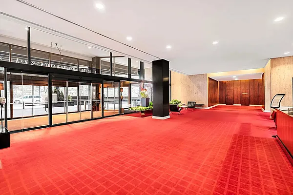 Building, photo 3