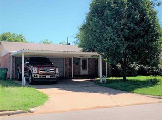 1000 W Cornelia Ave, Iowa Park, TX 76367