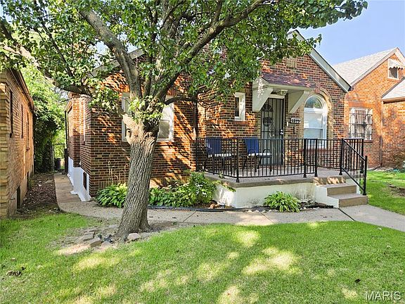 5th image of 4895 Calvin Ave