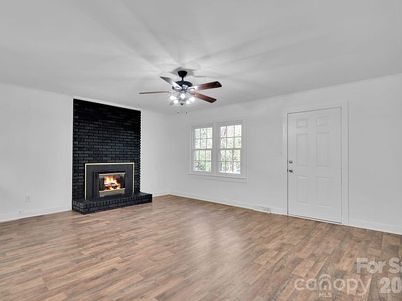 4th image of 4612 Huggins Rd