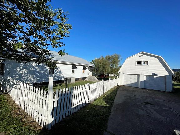 2nd image of 1344 3rd St