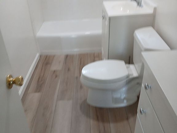 5th image of 820 S Rosemead Blvd