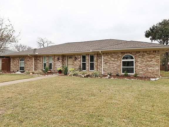 2nd image of 814 Lake Highlands Dr