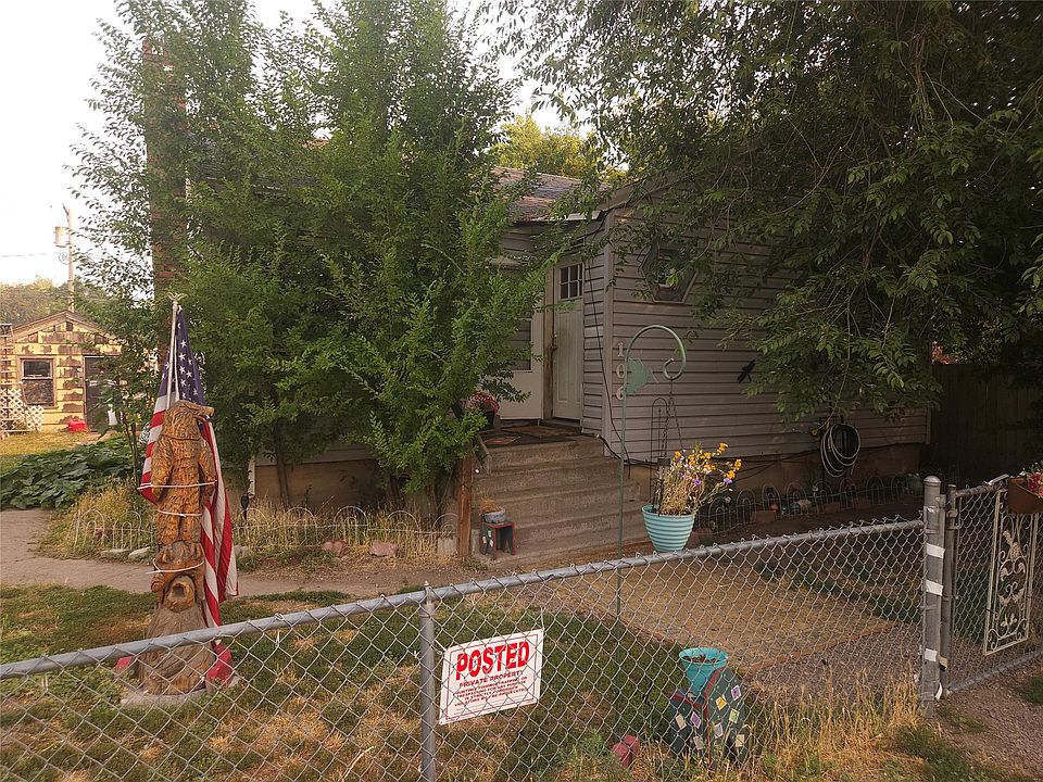 1st image of 106 7th Ave W