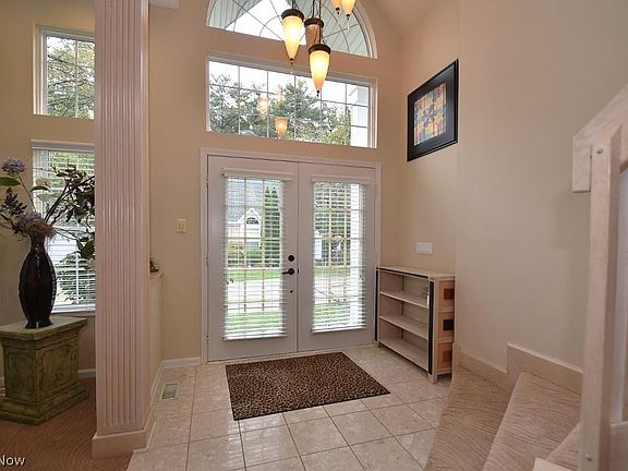 3rd image of 64 W Stonebrooke Dr #6