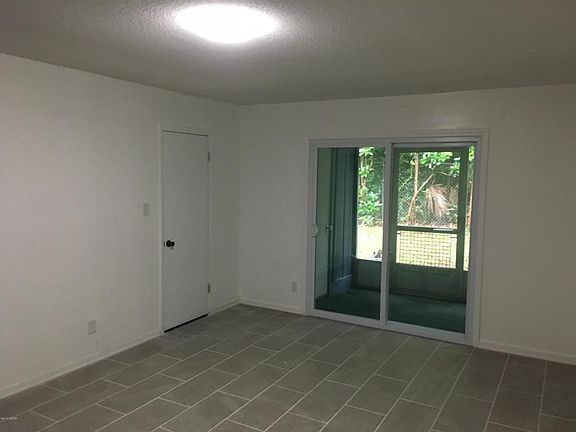 5th image of 12 Sugarberry Cir