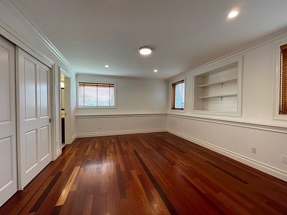 4th image of 230 Urbano Dr