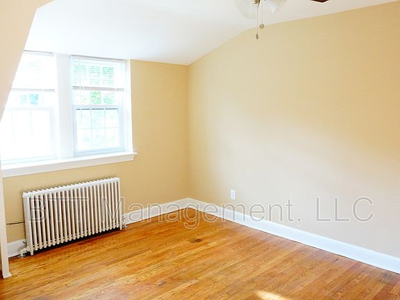 5th image of 8109 Greenwood Ave APT 2