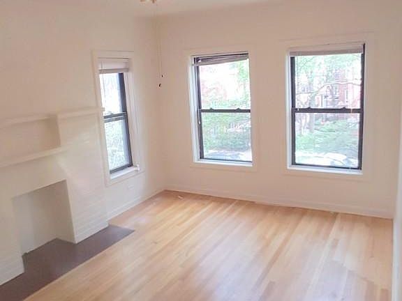 2nd image of 901 W Agatite Ave APT 01