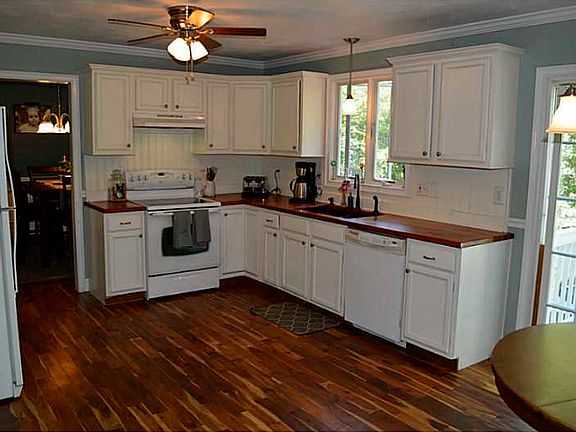 4th image of 20 Kristen Ln