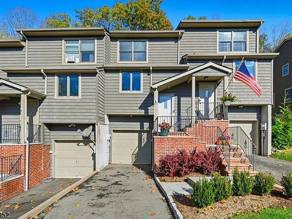 2nd image of 3 Mountain Ridge Rd