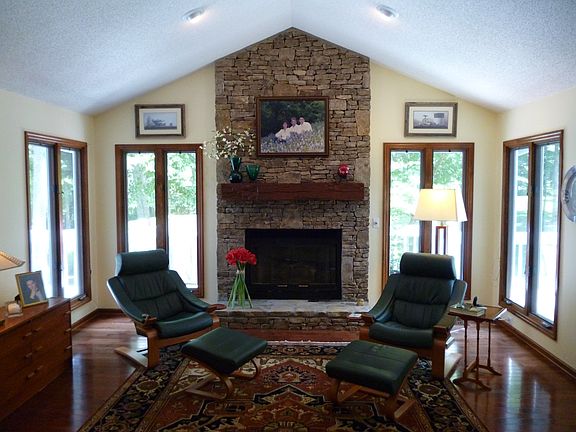 2nd image of 12 Heather Glen Dr