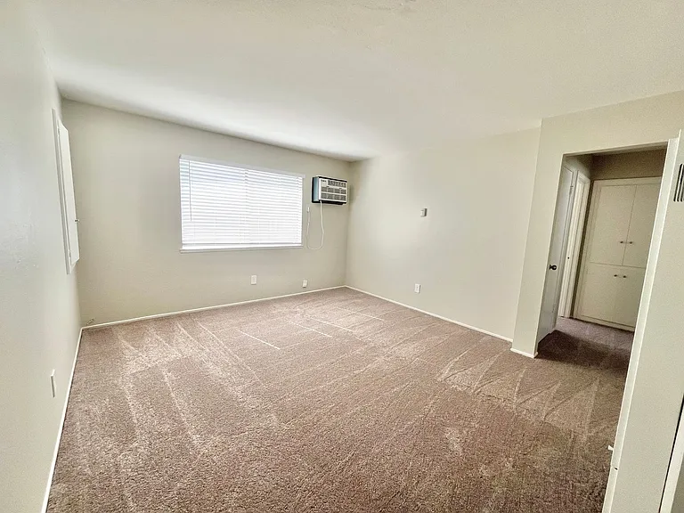 1417 T Street — Photo 2