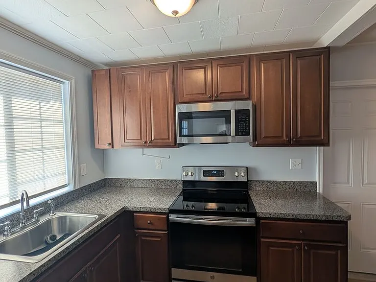 311 N Main St #1F — Photo 5