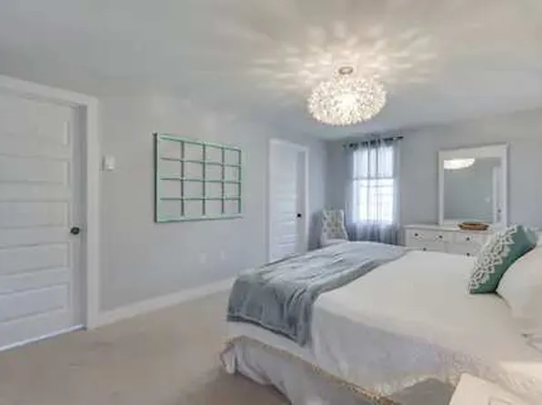 12 Robinson Rd #2, Sagamore Beach, MA 02562
