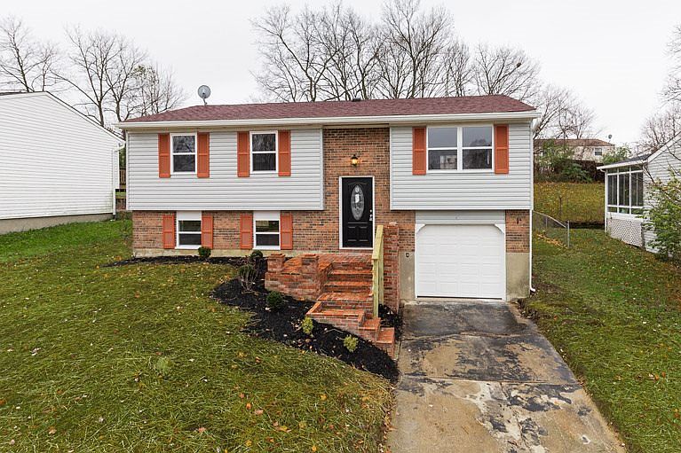 1st image of 41 Carriage Hill Dr