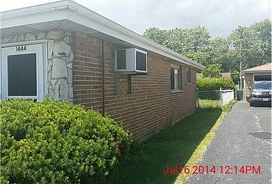 3rd image of 1444 Hirsch Ave