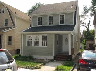 10914 201st St, Saint Albans, NY 11412
