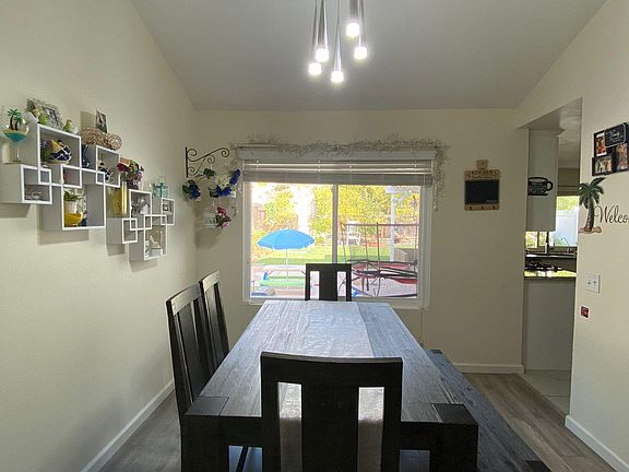 4th image of 9528 High Park Ln