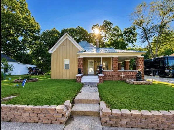 417 N McCombs St, Martin, TN 38237