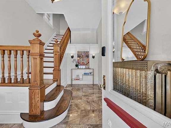 3rd image of 4564 Gibson Ave
