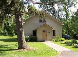 195 W Brook Rd, Pittsford, NY 14534
