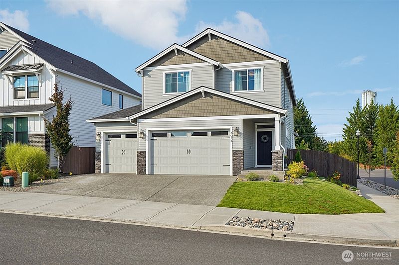 2nd image of 3016 S White Salmon Drive